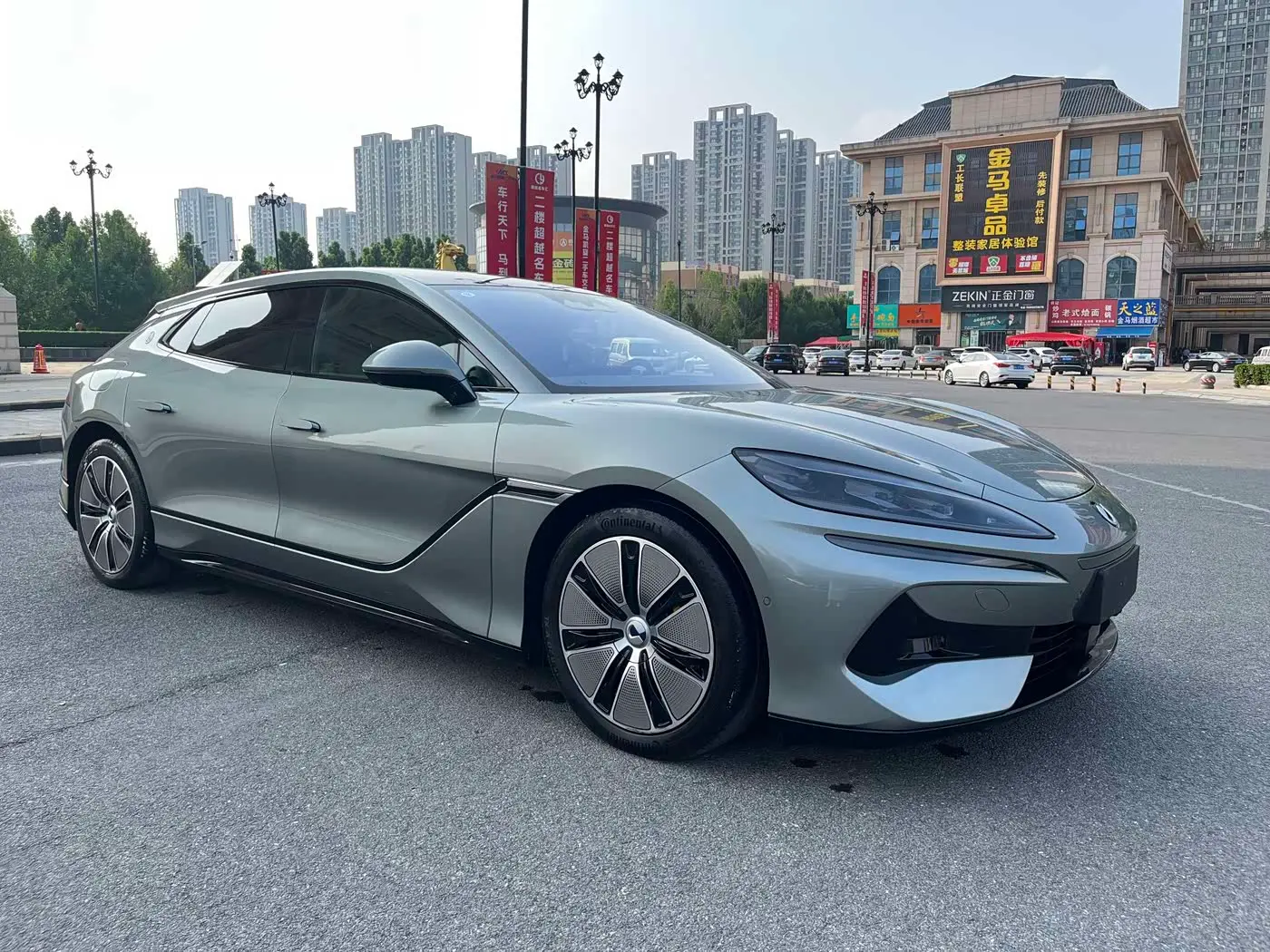 Denza Z9GT 2024 — Photo 3/16