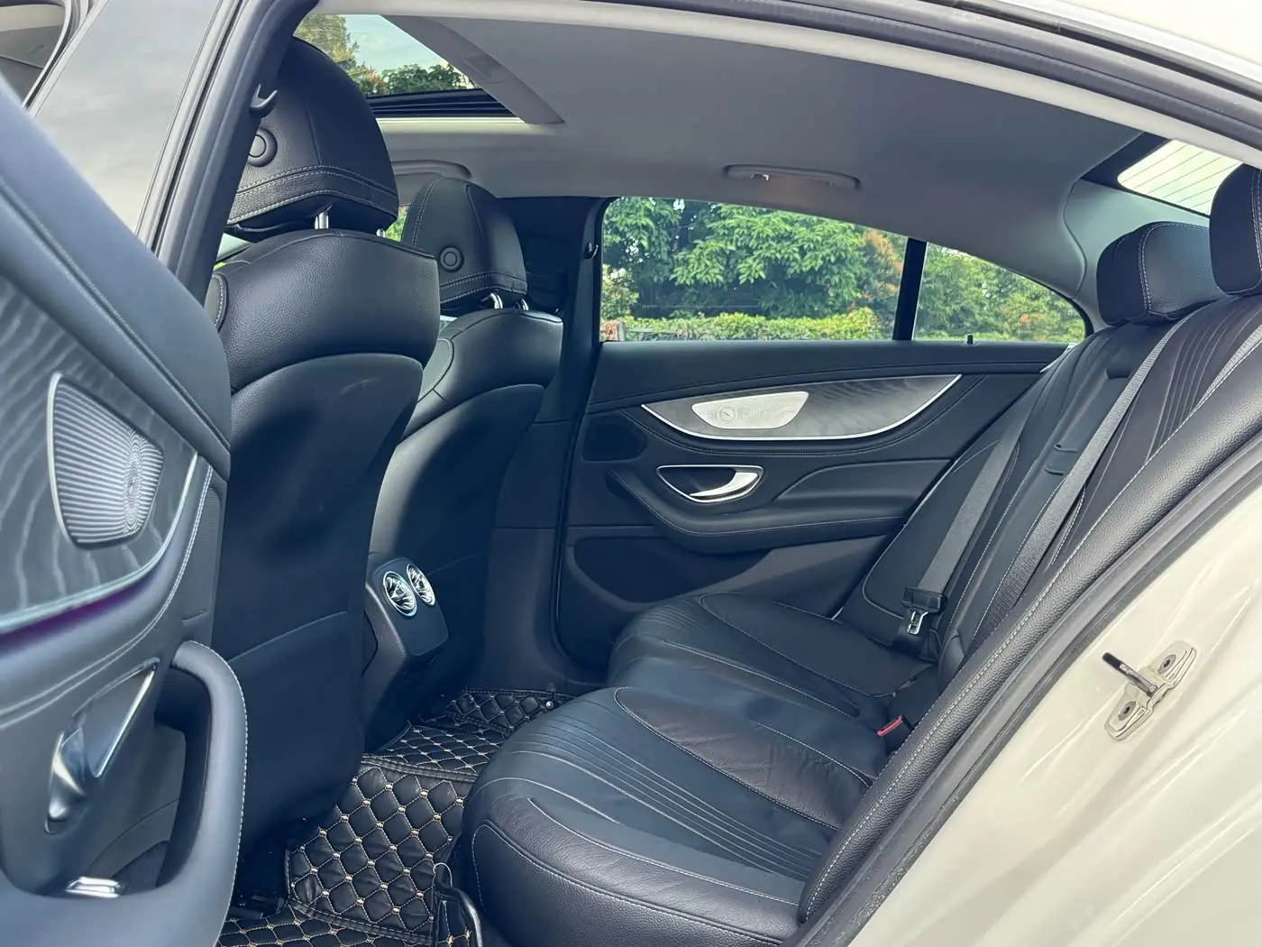 Mercedes-Benz CLS 2022 — Photo 10/20