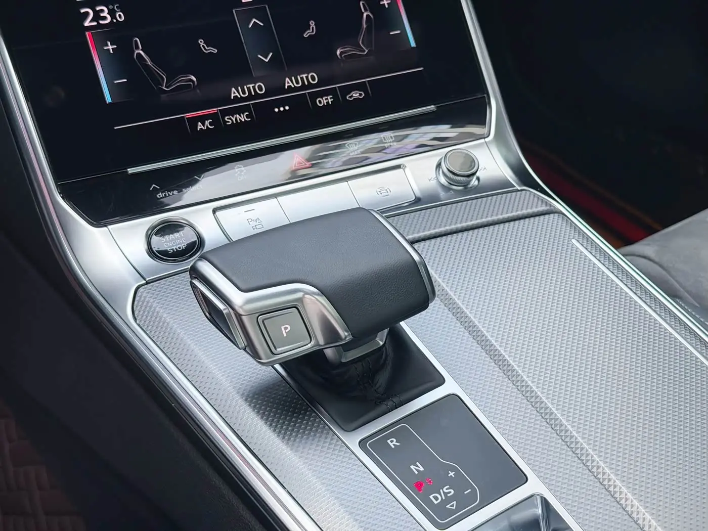 Audi A6L 2024 — ფოტო 10/17