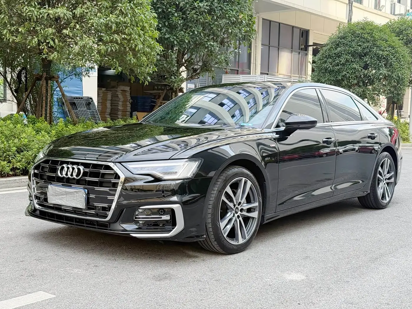 Audi A6L 2024 — ფოტო 1/17