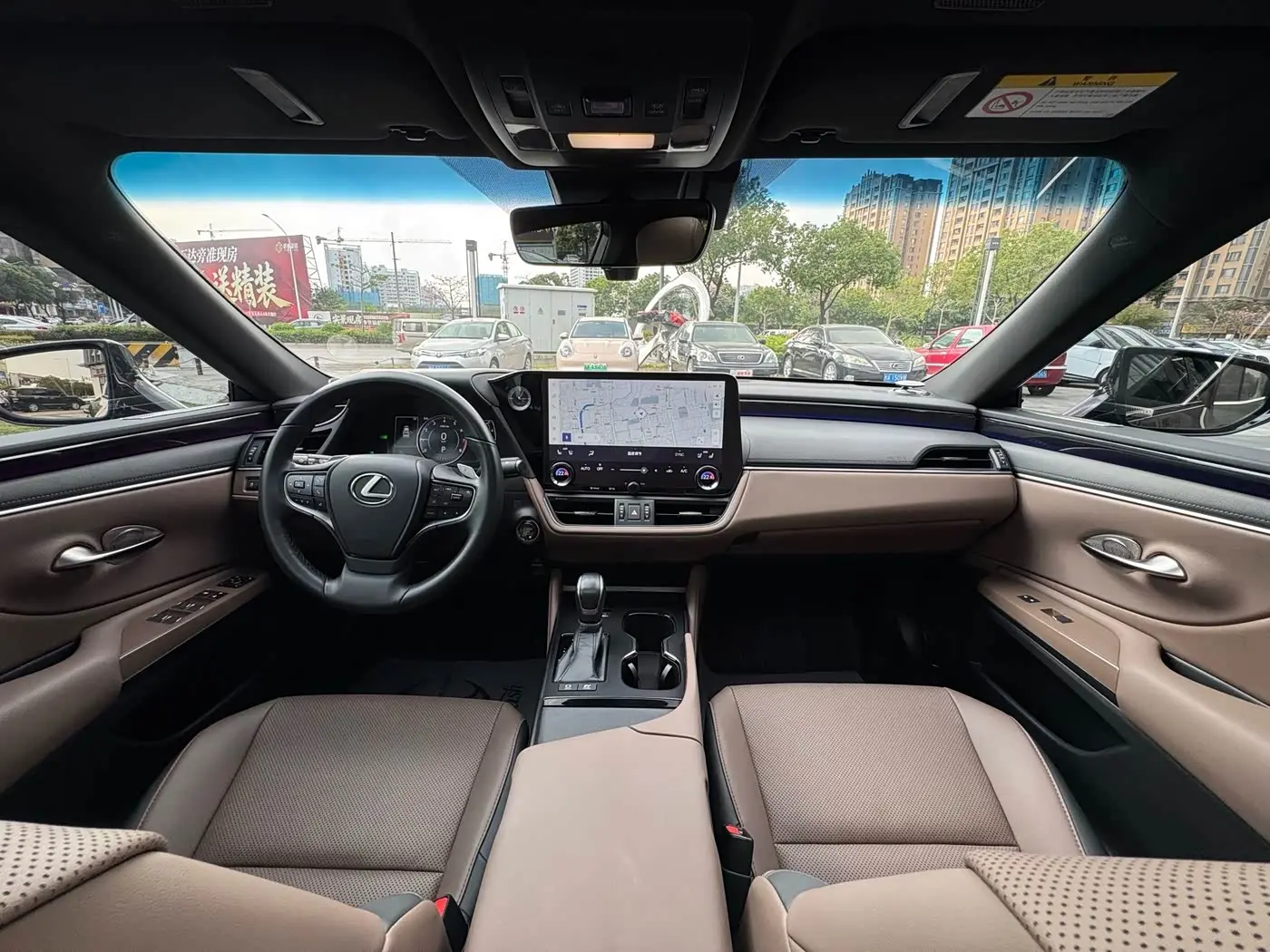 Lexus ES 2025 — ფოტო 8/13