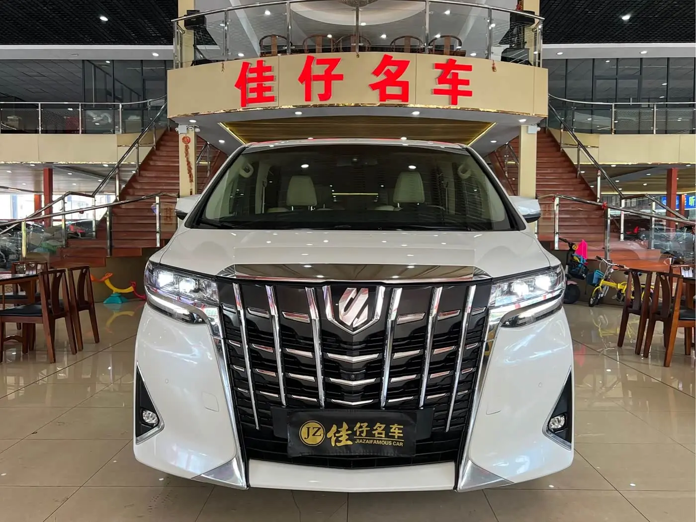 Toyota Alphard 2019 — Фото 2/16