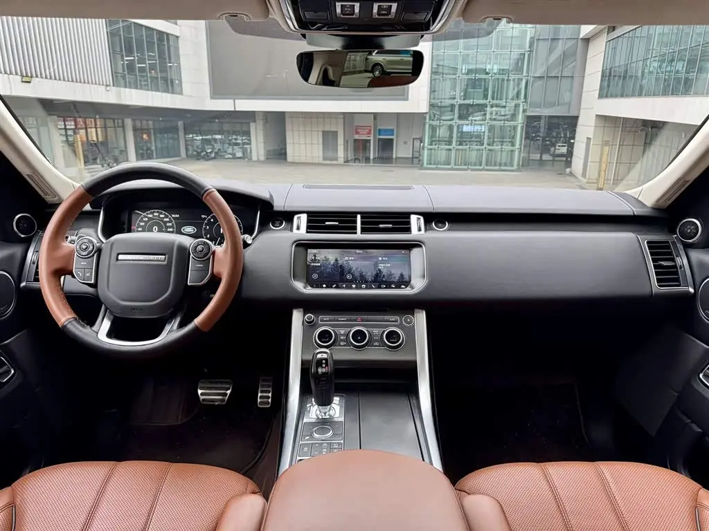 Land Rover Range Rover Sport 2018 — Photo 11/16