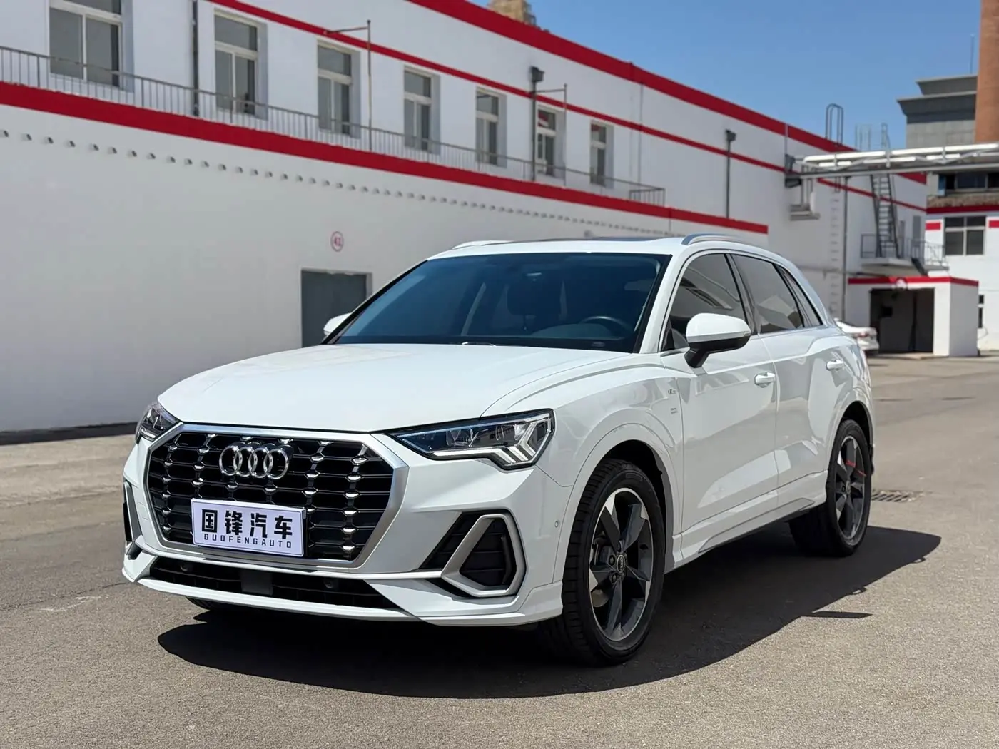 Audi Q3 2023 — Фото 1/20