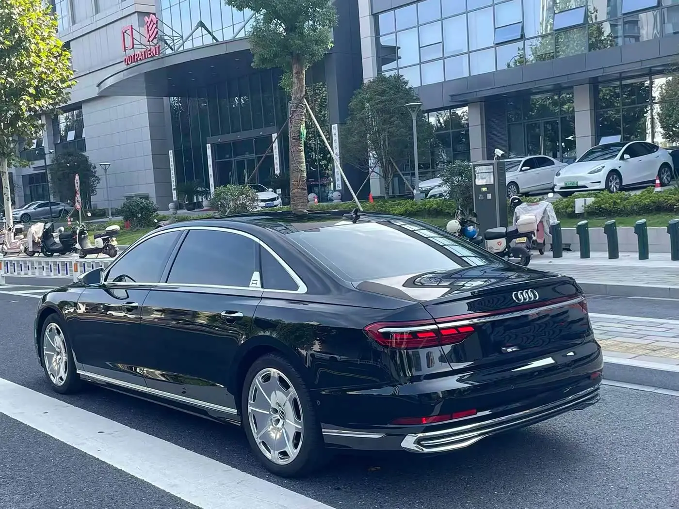 Audi A8 2023 — Şəkil 5/18
