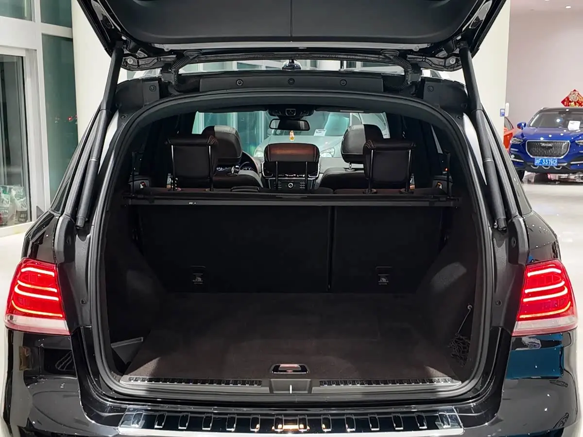 Mercedes-Benz GLE 2017 — Photo 12/15