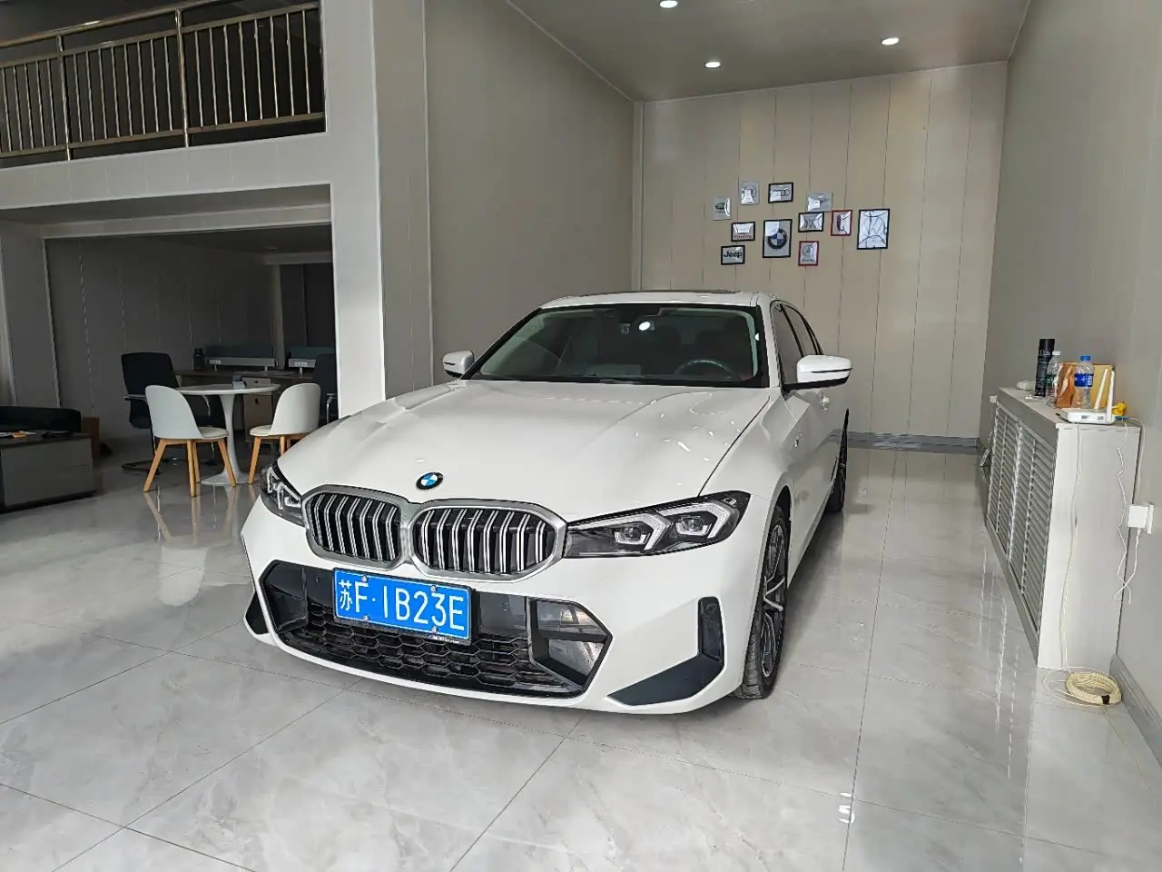 BMW 3 Series 2023 — Фото 1/12