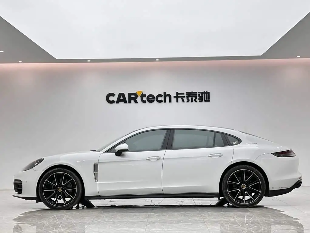 Porsche Panamera 2021 — Фото 2/18
