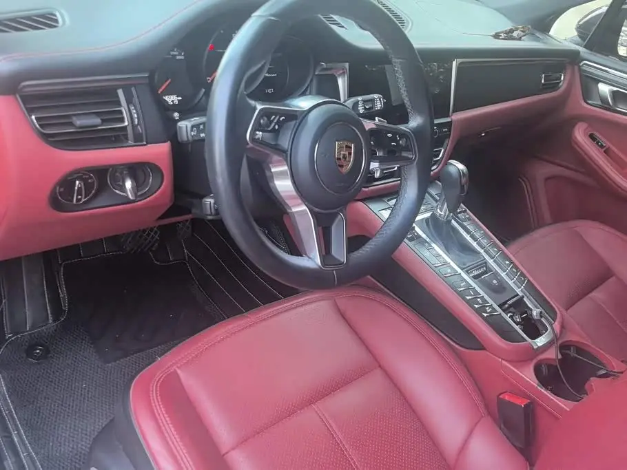 Porsche Macan 2021 — Photo 12/16