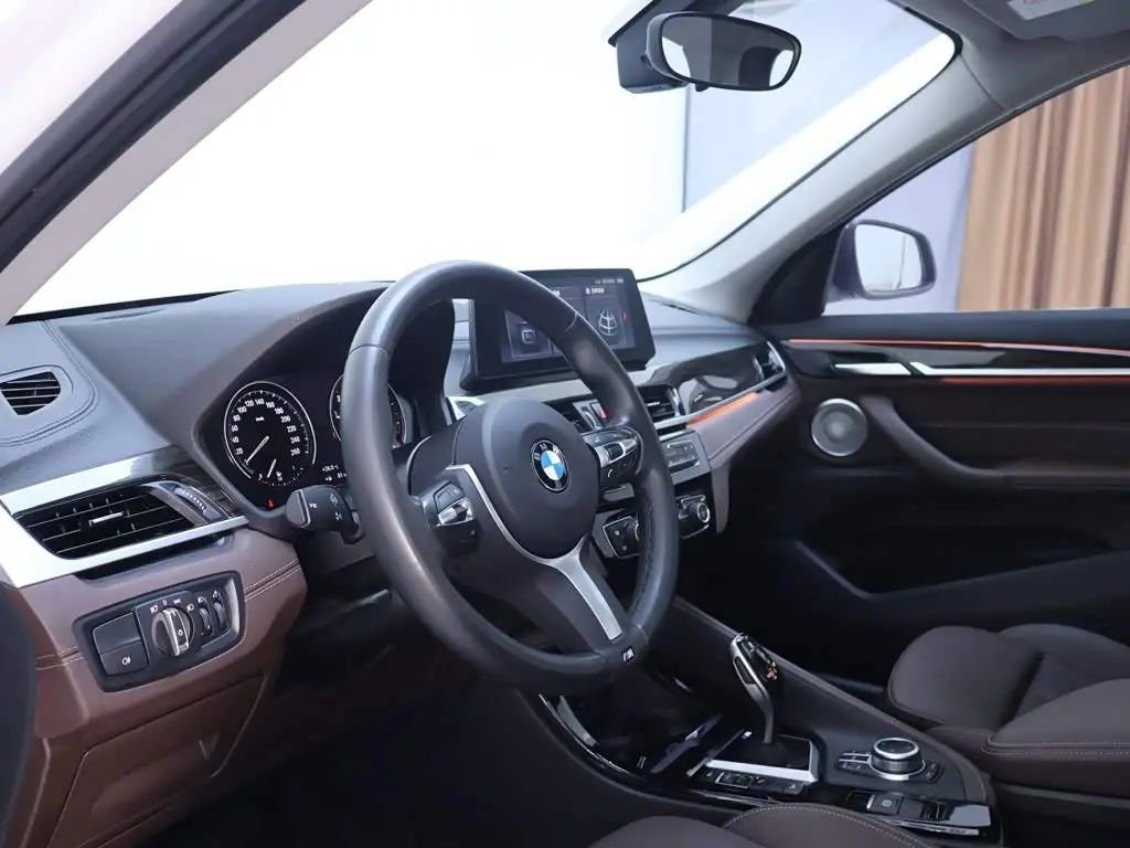 BMW X1 2021 — Фото 11/20