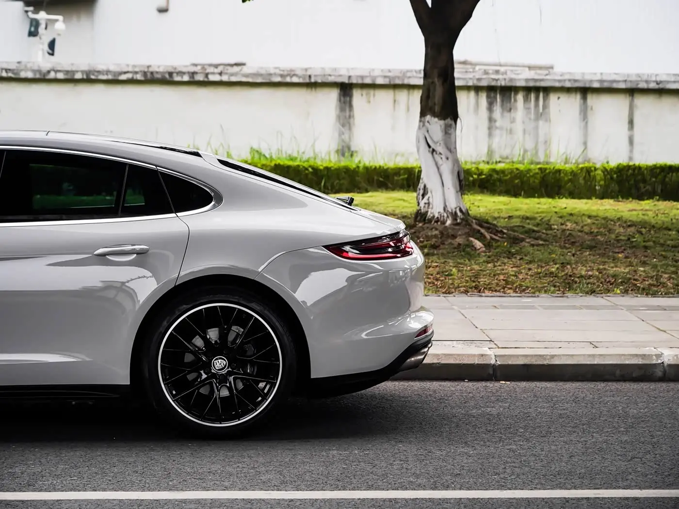 Porsche Panamera 2018 — Фото 18/20