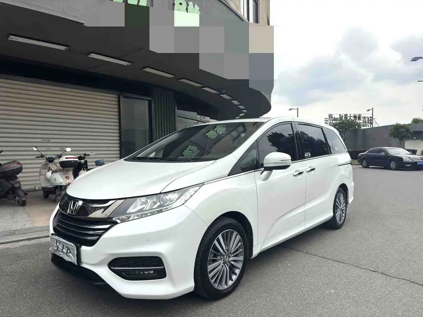 Honda Odyssey 2019 — Фото 1/10