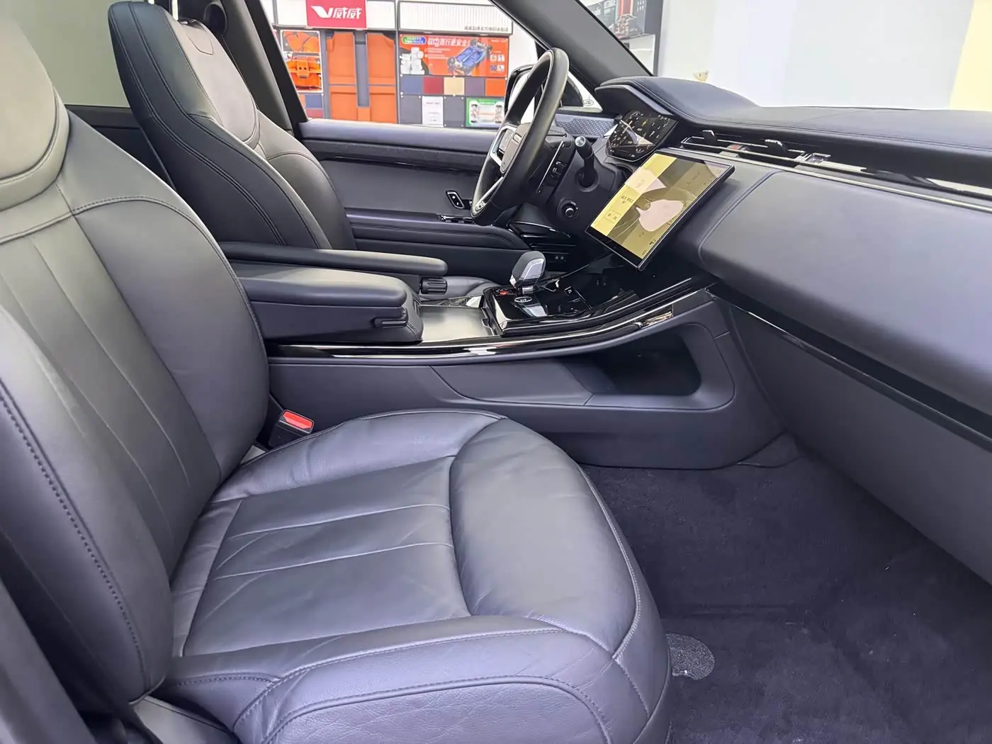 Land Rover Range Rover Sport 2024 — ფოტო 6/20