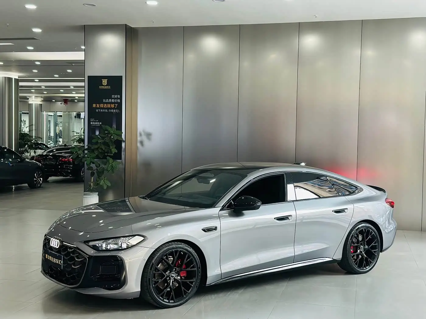 Audi A5L Sportback 2025 — Фото 1/19