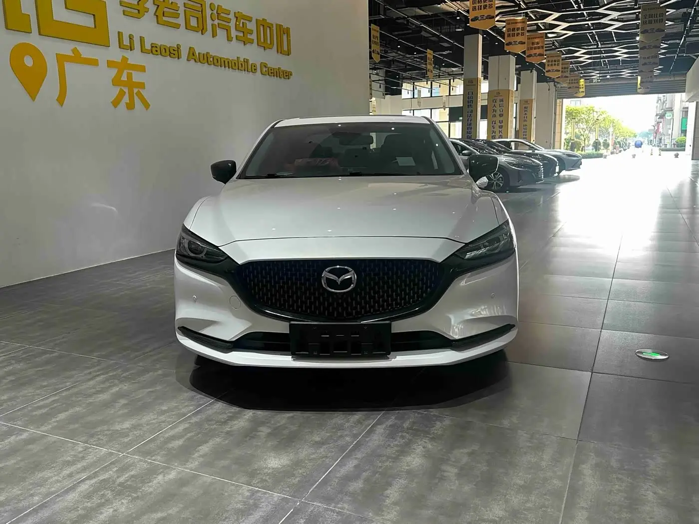 Mazda Atenza 2022 — Photo 2/9