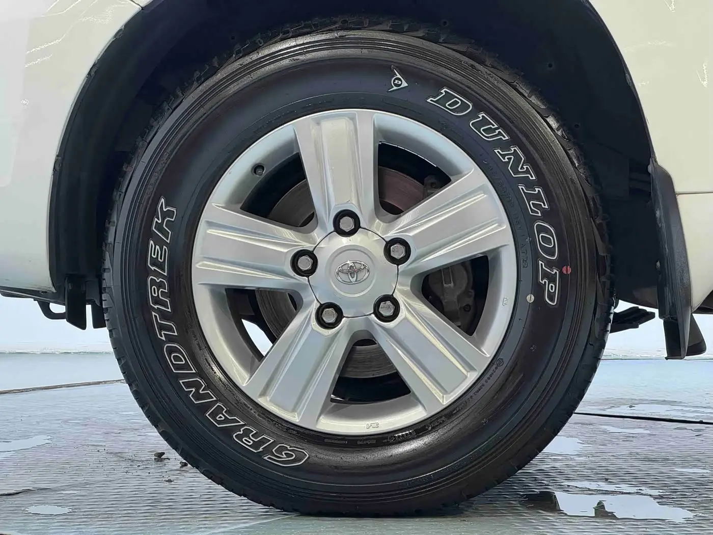 Toyota Land Cruiser 2010 — Photo 15/18
