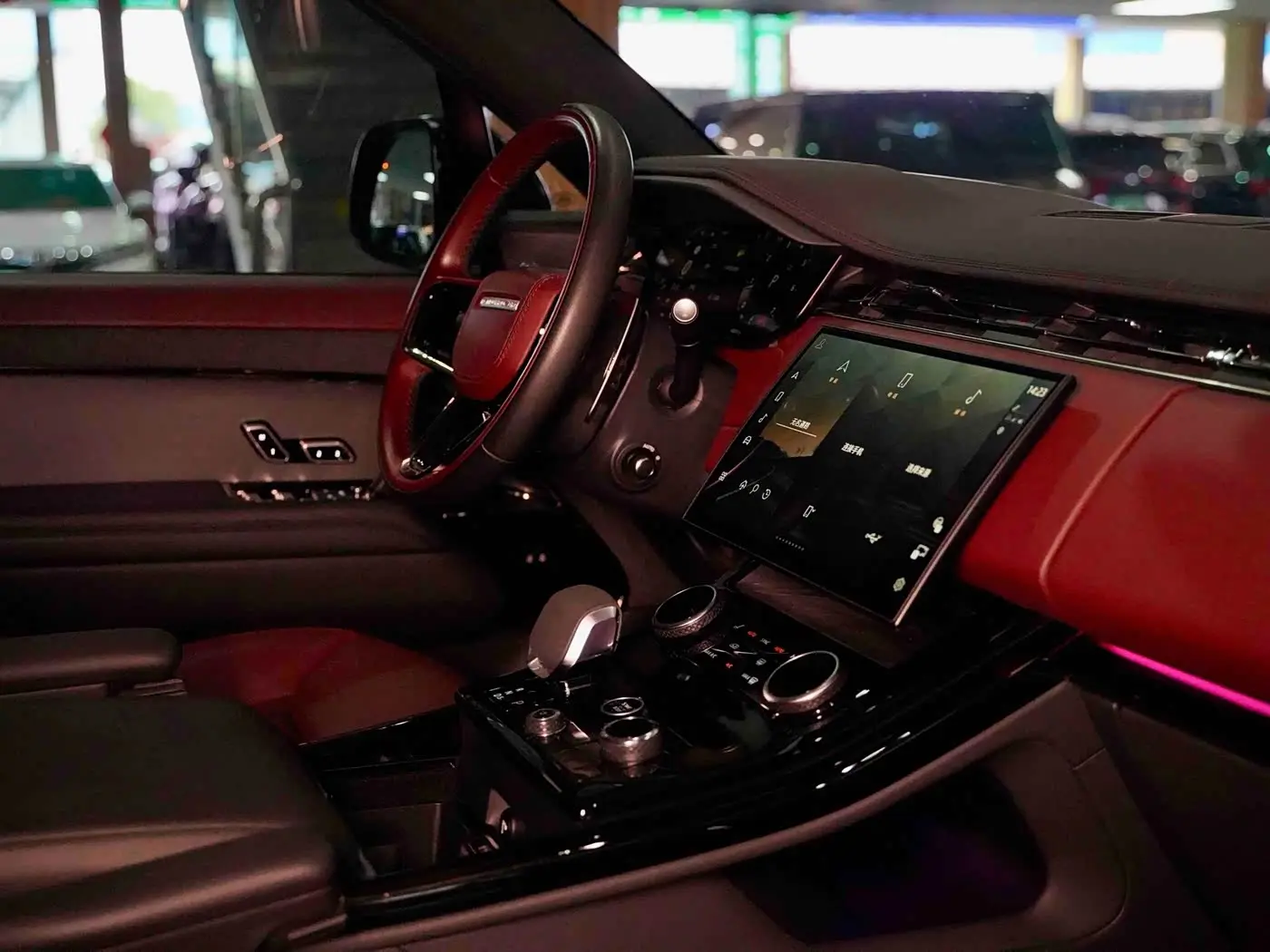 Land Rover Range Rover Sport 2023 — ფოტო 18/19