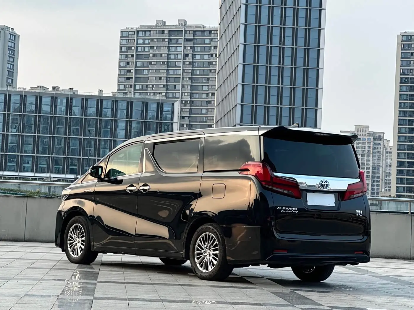 Toyota Alphard 2021 — Photo 6/20