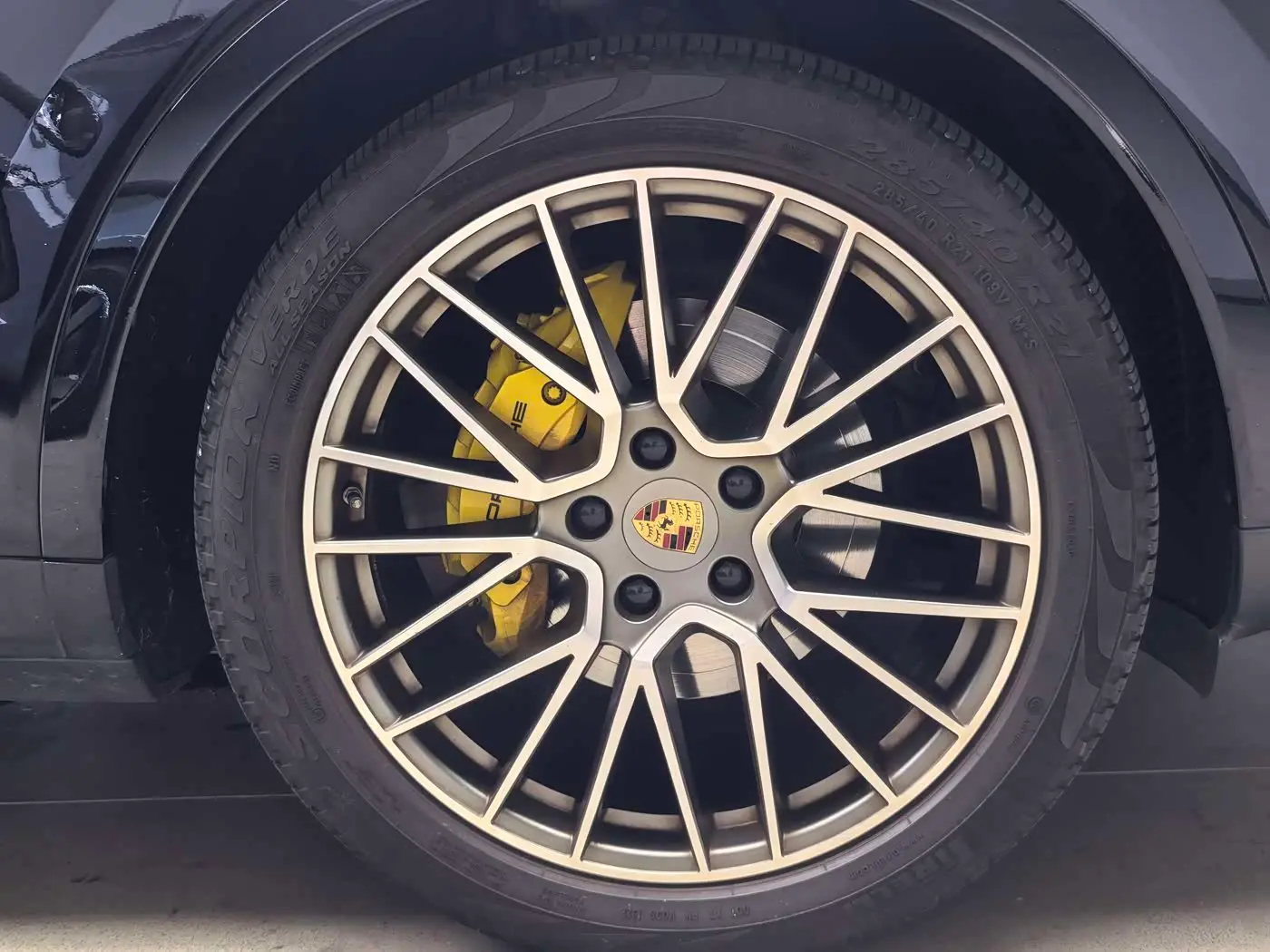 Porsche Cayenne 2022 — Photo 5/18