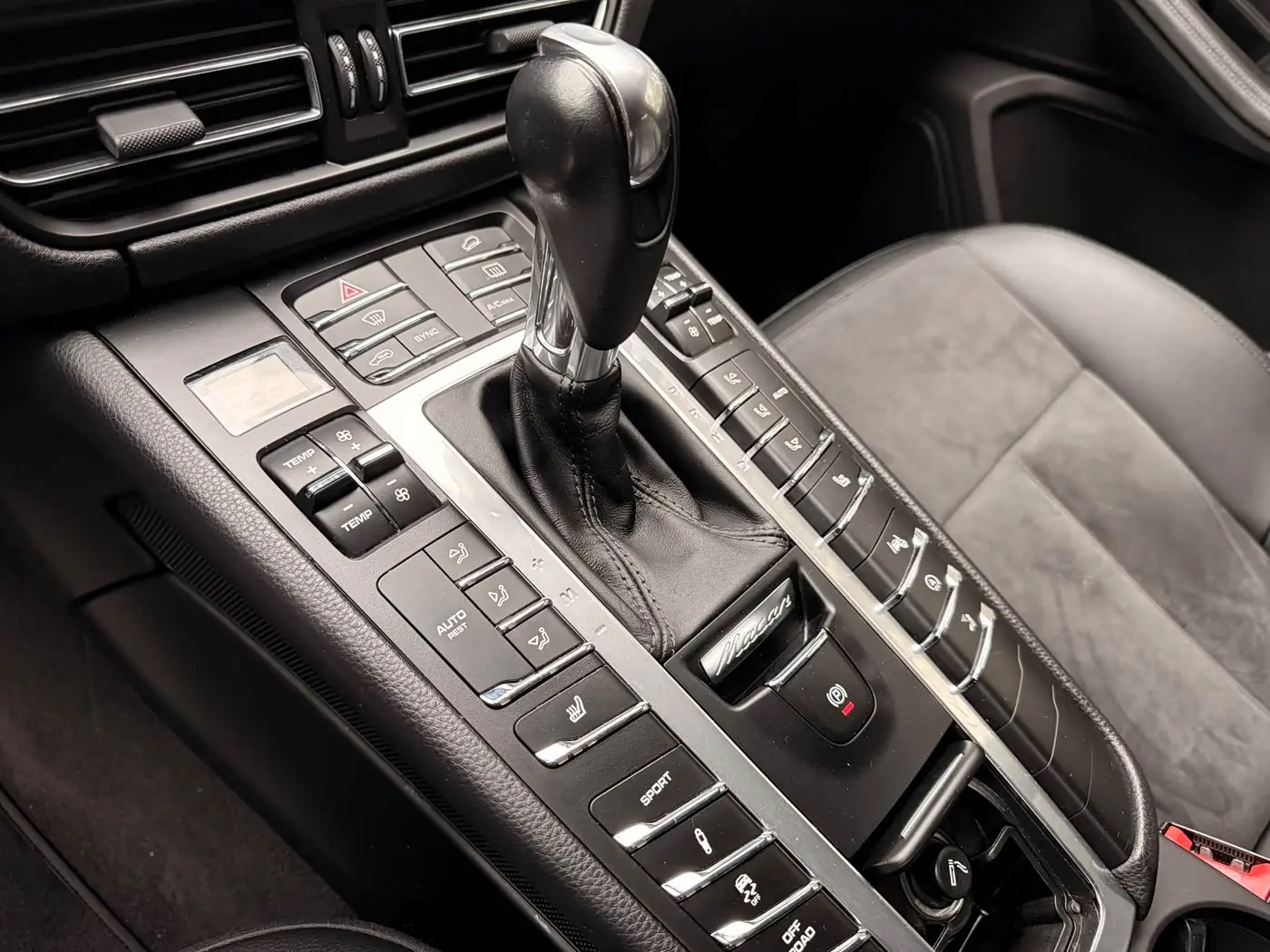 Porsche Macan 2019 — Photo 4/13