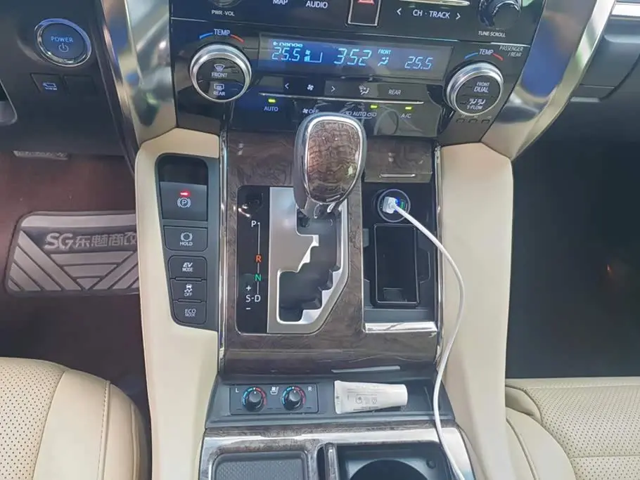 Toyota Alphard 2020 — Şəkil 16/16