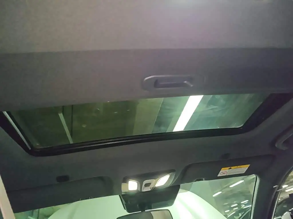 Changan UNI-V iDD 2025 — Photo 18/20