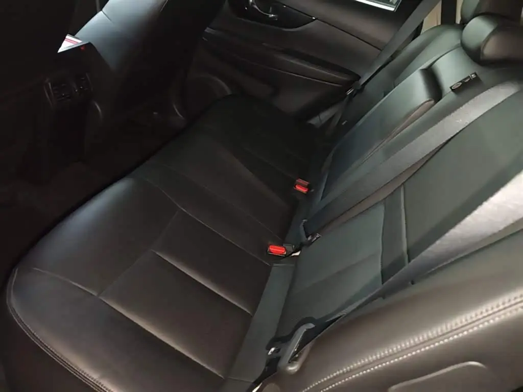 Nissan X-Trail 2018 — Şəkil 17/20