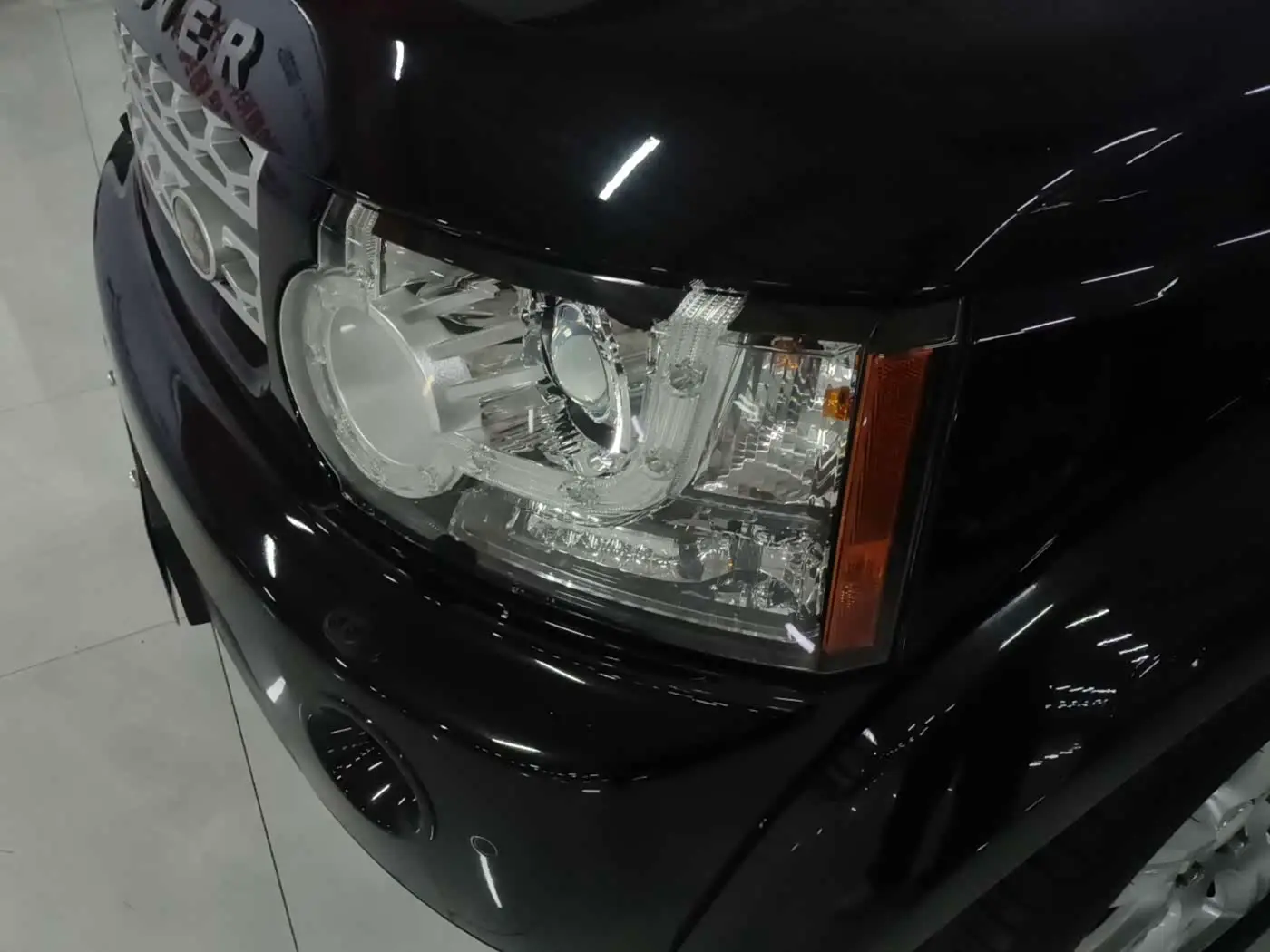 Land Rover Discovery 2014 — Photo 11/19