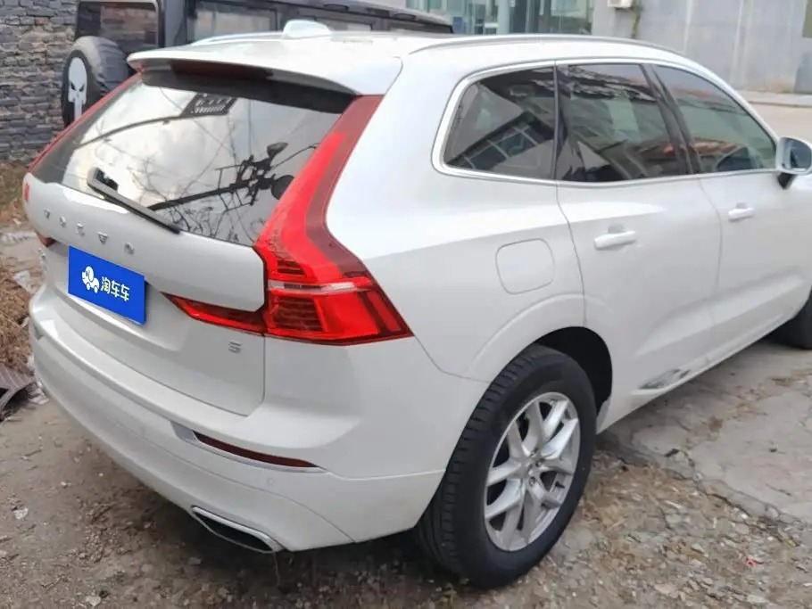Volvo XC60 2021 — Фото 3/16