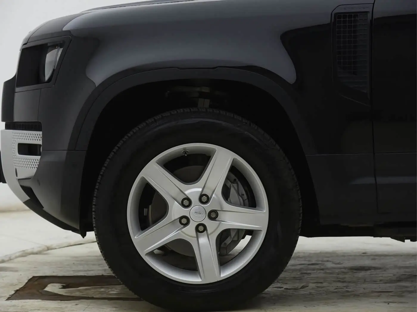 Land Rover Defender 2020 — Фото 5/20
