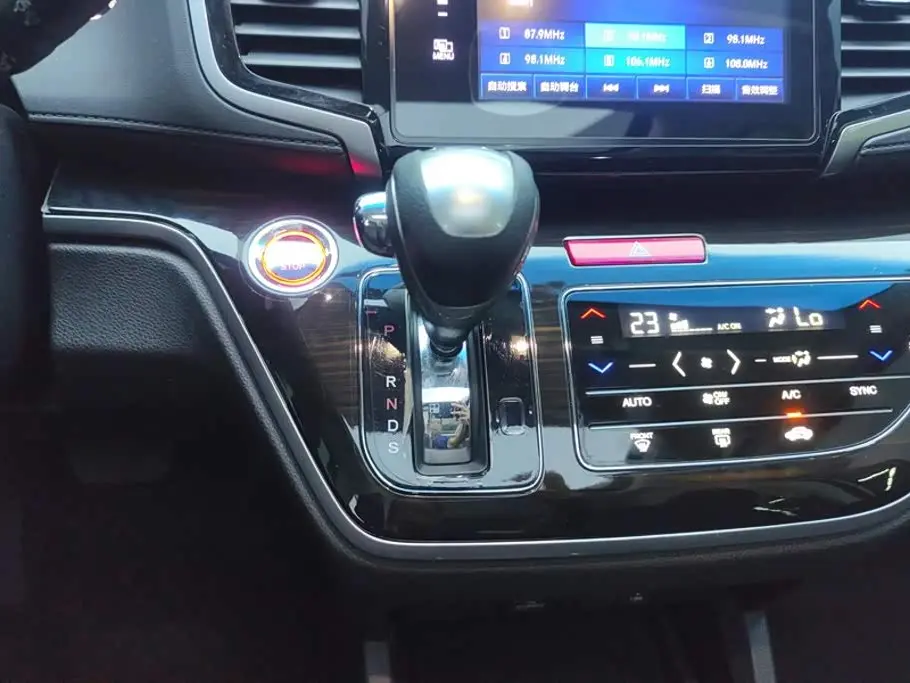 Honda Odyssey 2018 — Photo 16/16