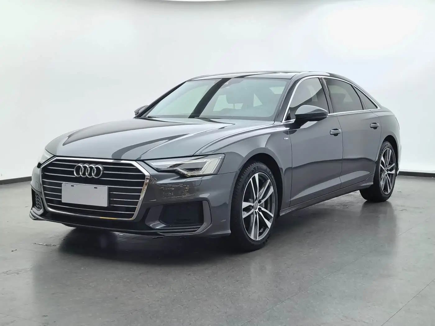Audi A6L, 2021