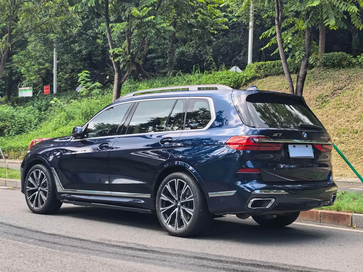 BMW X7 2022 — Фото 11/20