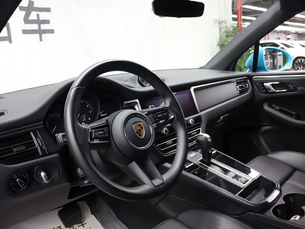 Porsche Macan 2023 — Photo 8/20