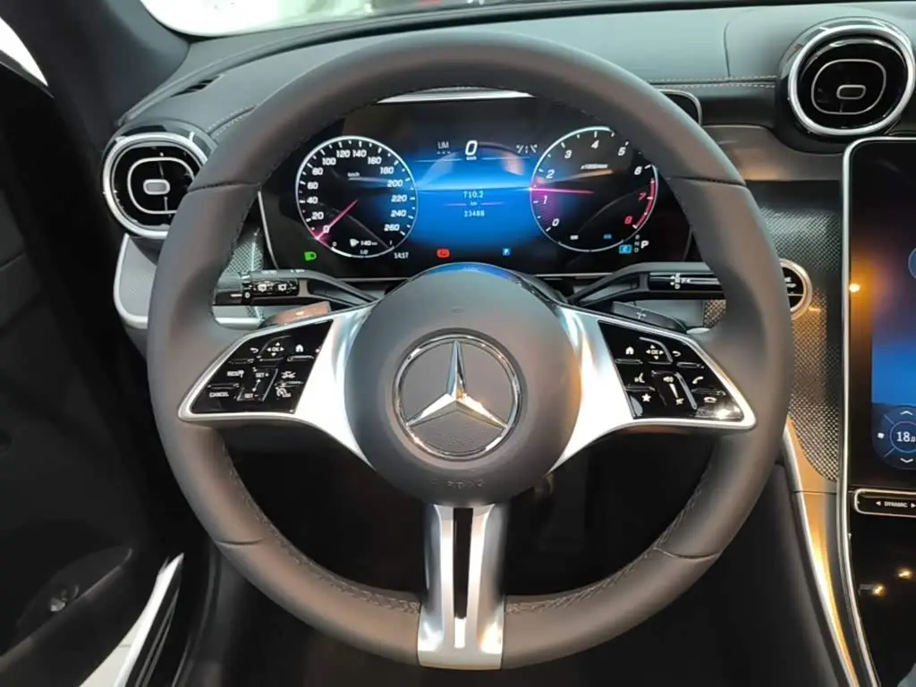 Mercedes-Benz GLC 2023 — Photo 11/20