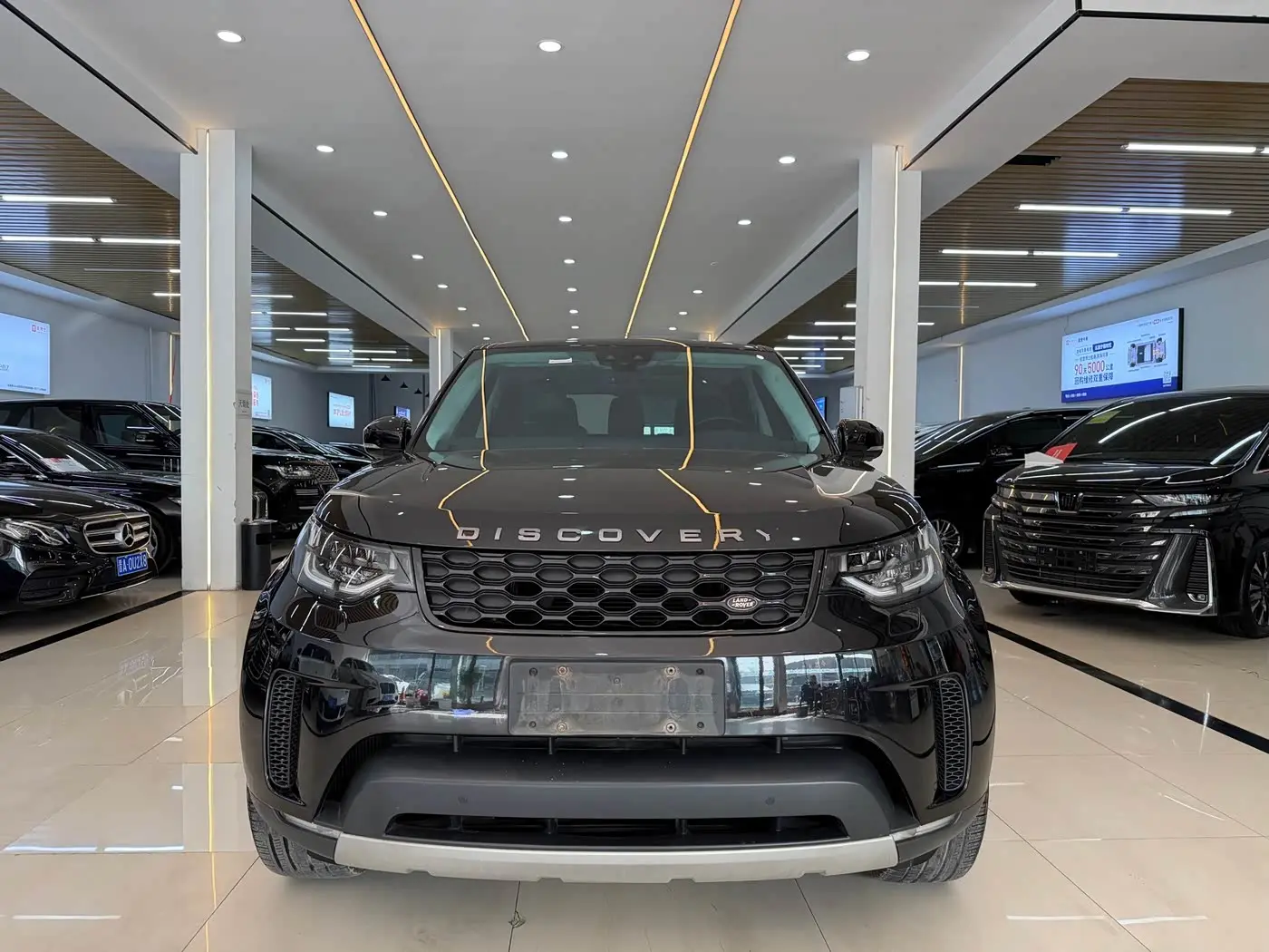 Land Rover Discovery 2017 — Фото 5/9