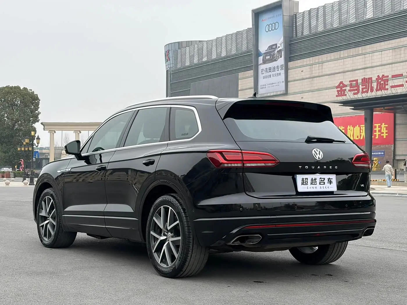 Volkswagen Touareg 2019 — ფოტო 5/14