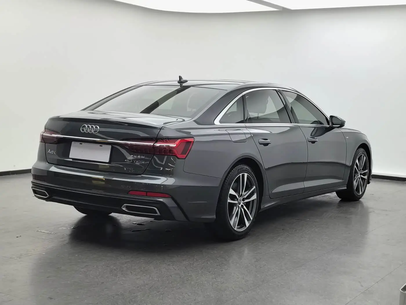 Audi A6L 2021 — Фото 4/20