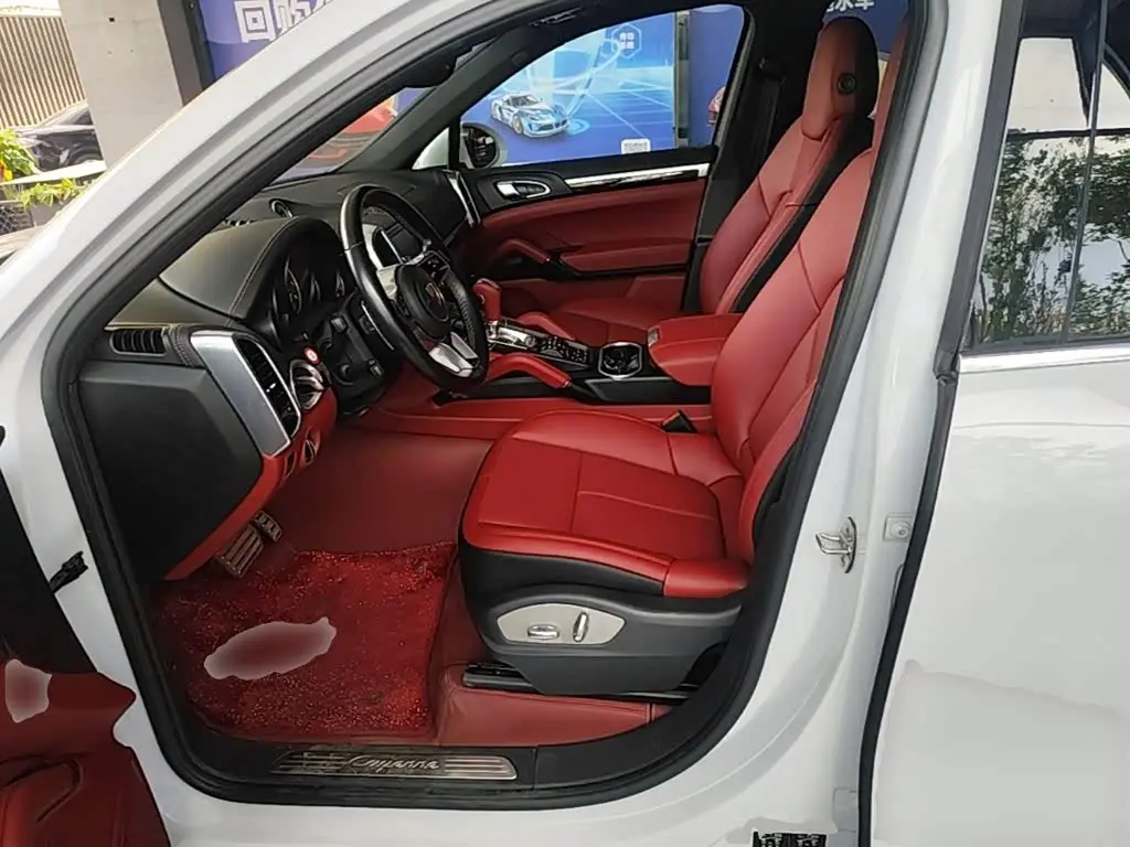 Porsche Cayenne 2016 — Photo 13/20
