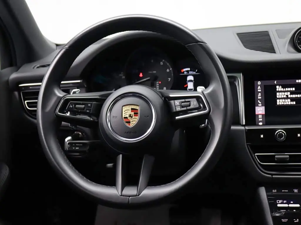 Porsche Macan 2023 — Photo 14/20