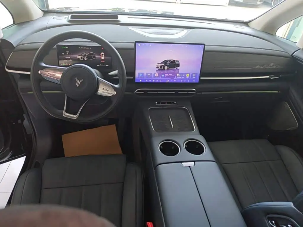 Voyah Auto Voyah Dreamer 2025 — Photo 10/20