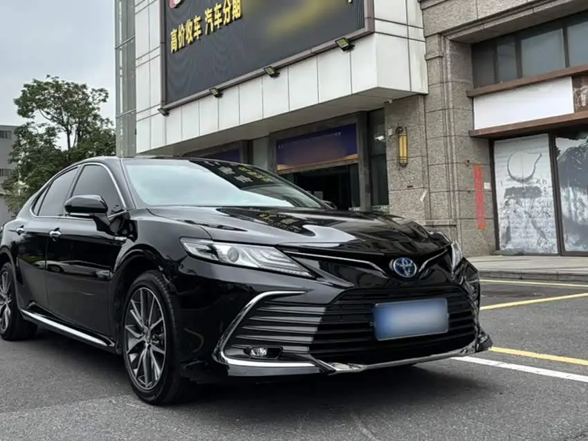 Toyota Camry 2024 — Şəkil 19/20