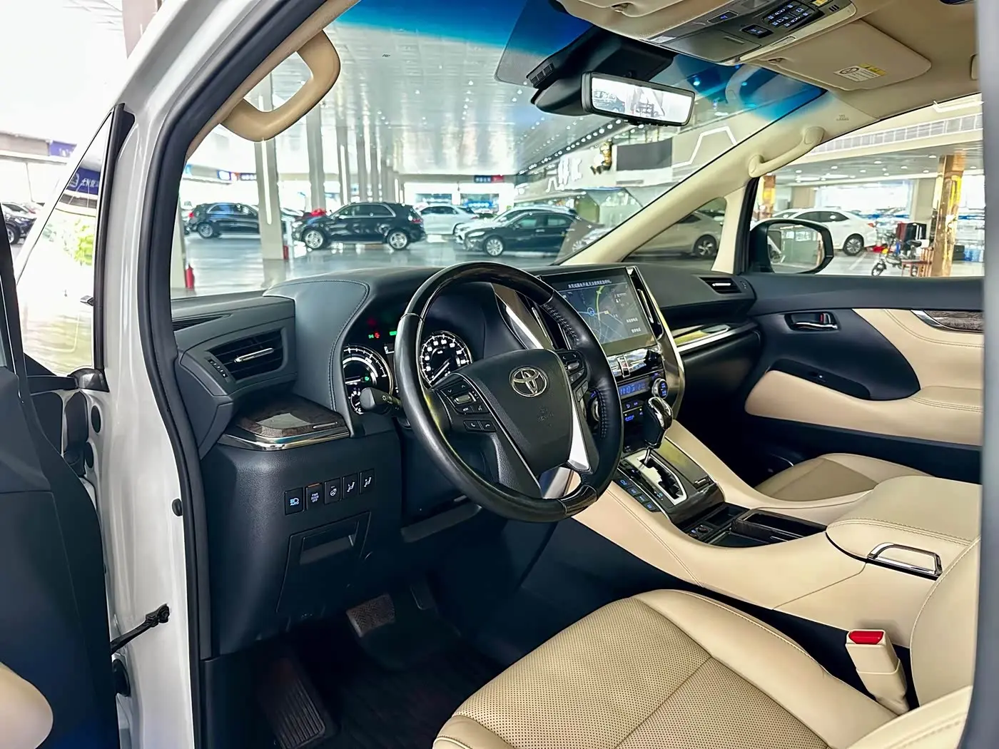 Toyota Alphard 2020 — Photo 4/20