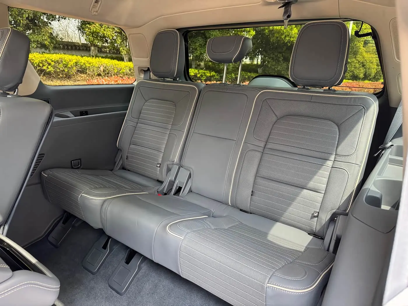 Lincoln Navigator 2022 — Şəkil 17/17