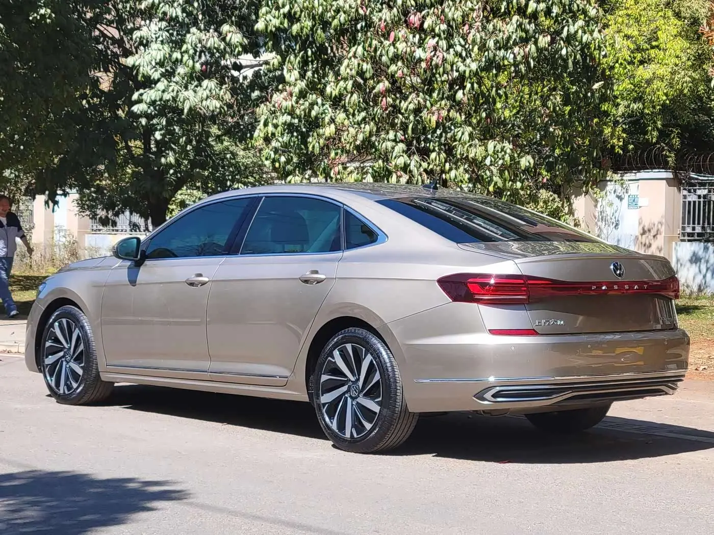 Volkswagen Passat 2022 — Фото 9/20