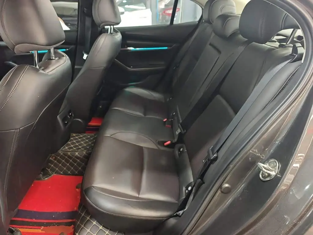 Mazda Mazda3 Axela 2022 — Photo 12/20