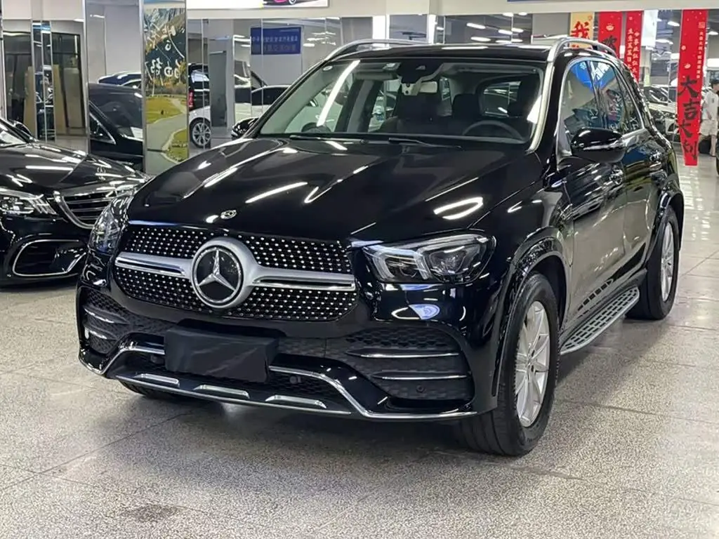 Mercedes-Benz GLE 2019 — Photo 1/9