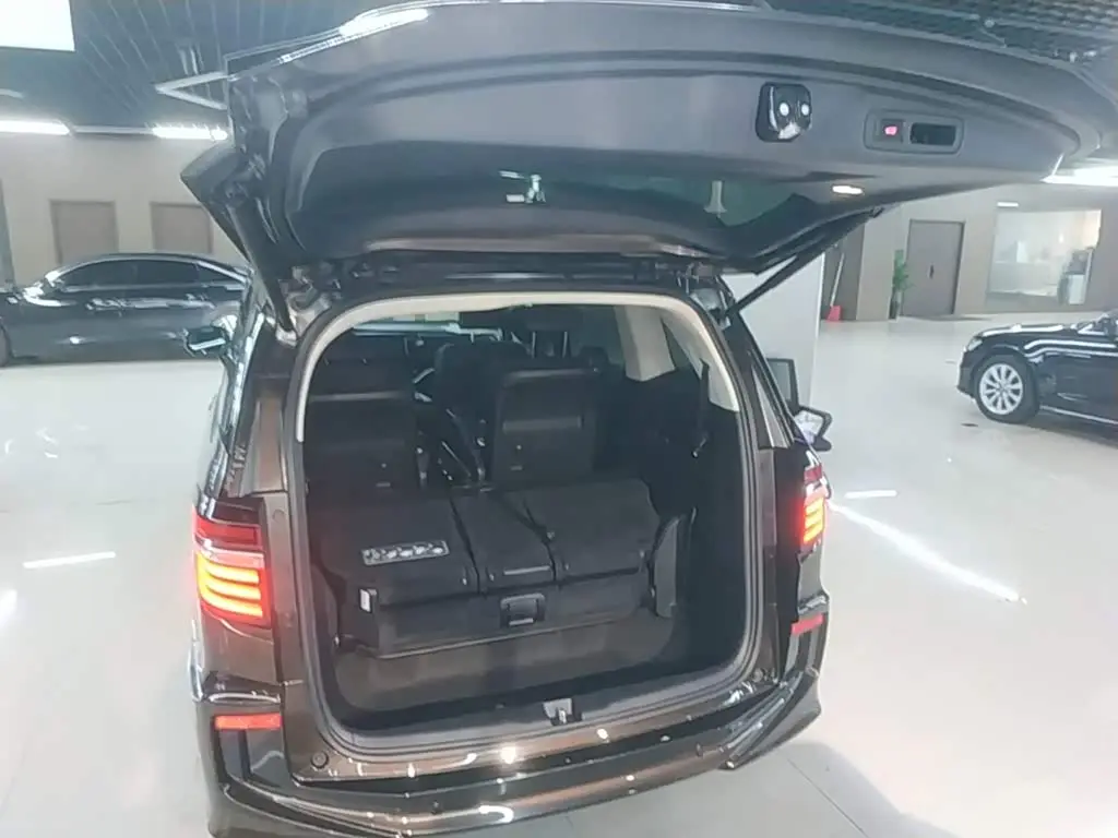 Honda Elysion 2017 — Photo 19/20