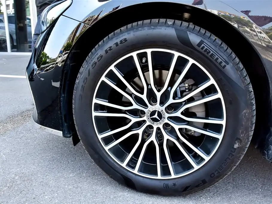 Mercedes-Benz E-Class 2026 — Photo 13/18