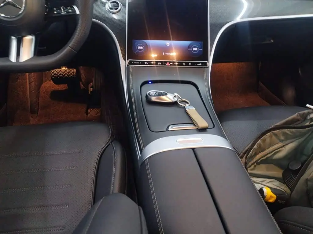 Mercedes-Benz C-Class 2024 — Photo 14/20